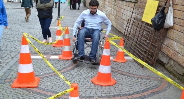 Engellilerin Sıkıntılarına Ortak Olmaya Çalıştılar