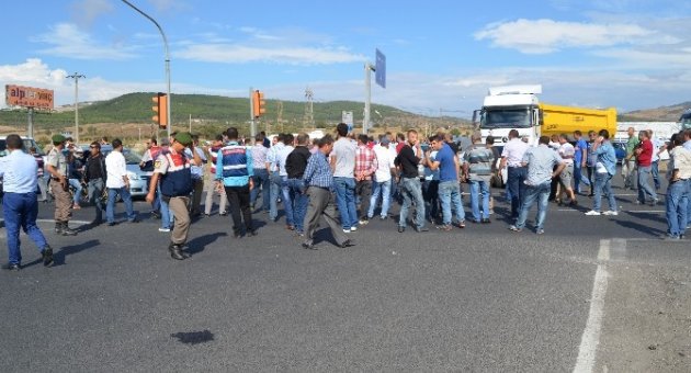Erol Evcil’in Fabrikasında Maaş Alamayan İşçiler Yol Kapattı