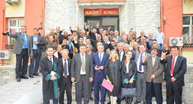 Eski Bakanlara Hakaret Davası Ertelendi