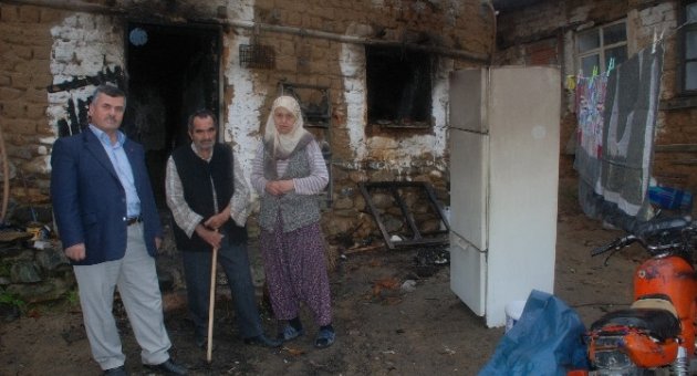 Çanakkale'de Evi Yanan Çift, Yardım Bekliyor