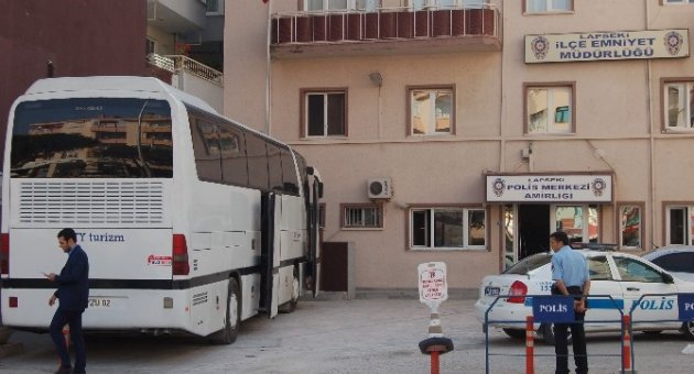 Çanakkale’nin Lapseki ilçesinde 47 kaçak Afgan mülteci yakalandı.