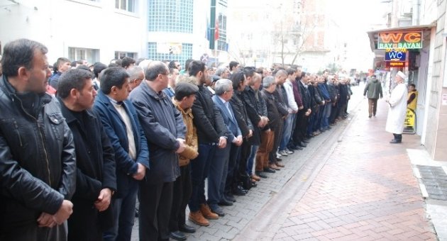 Fırat Yılmaz Çakıroğlu İçin Edremit’te Gıyabi Cenaze Namazı Kılındı