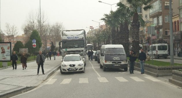 Fırtına Deniz Ulaşımını Vurdu, Trafik Felç Oldu