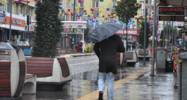 Fırtınayla Gelen Yağmur Vatandaşlara Zor Anlar Yaşattı