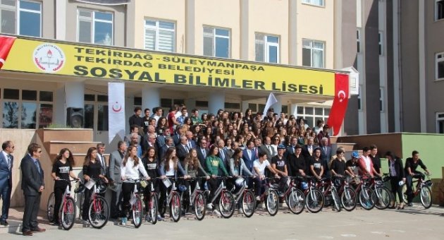 Fiziksel Aktivite İçin Öğrencilere Bisiklet