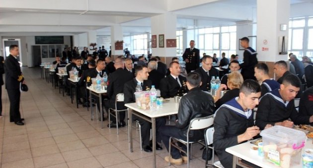Foça Amfibi Şehitlerine Duygu Yüklü Anma Töreni