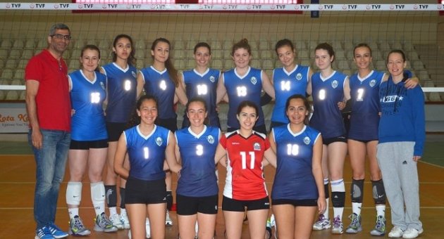 Foça Belediyespor’lu Voleybolcular 4’te 4 Yaptı