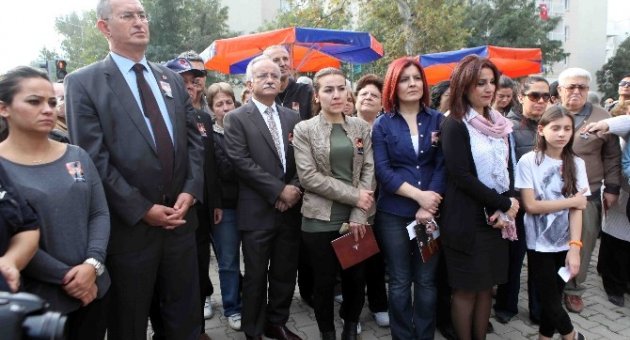 Foça Ve Bayraklı’da Ulu Önder Gözyaşlarıyla Anıldı
