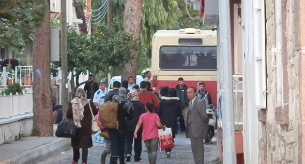 Foça’da 88 Kaçak Göçmen Yakalandı