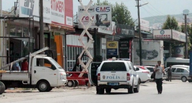 Forkliftin Sepeti İle Birlikte 10 Metreden Yere Çakıldı