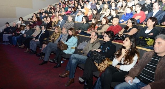 Fredrika Stahl Hayranlarını Büyüledi