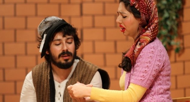 Gaziemir Sahnesinde Kahkaha Tufanı