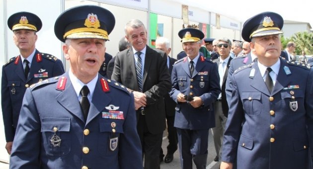 Gaziemir Semalarında Şenlik Zamanı