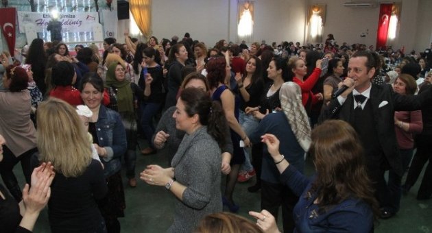 Gaziemir’de 8 Mart Coşkusu