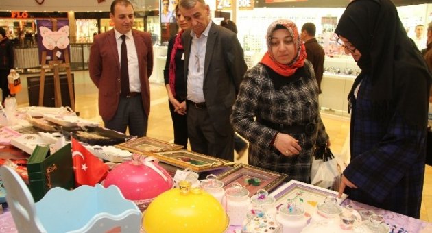Gaziemir’de Sevgiliye Özel El Yapımı Hediyeler