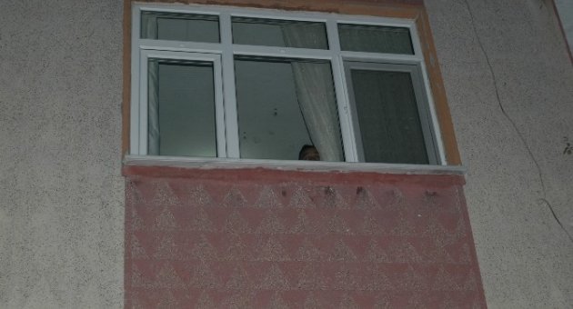 Gece Yarısı Eve Sapanlı Saldırı