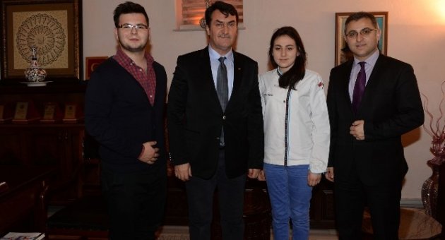 Geleceğin Aşçılarından Dündar’a Teşekkür