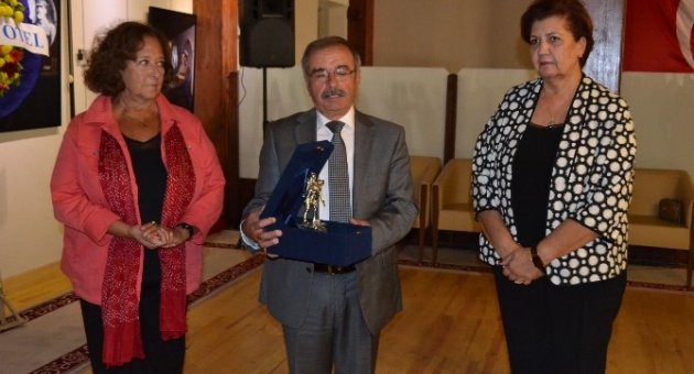 Gelibolu Akm’de Sıradışı Bir Dostluk İsimli Sergi Açıldı