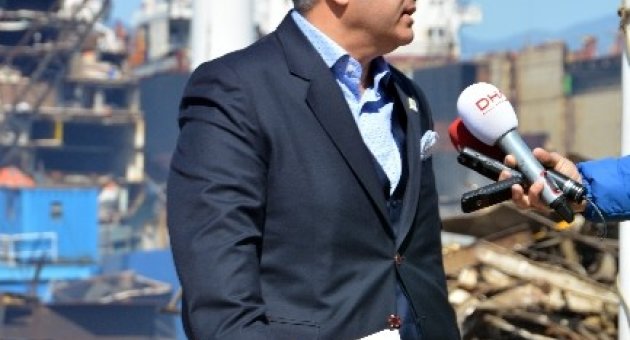 Gemisander Kapılarını Basına Açtı