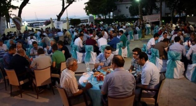 Gemisander Ve Dto’dan İftar Yemeği