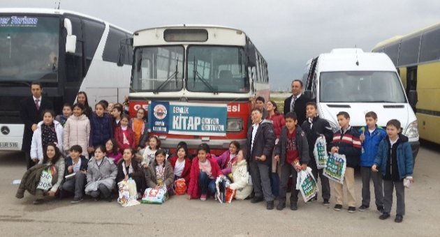 Gemlik Kitap Okuyor