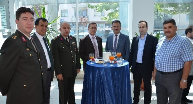 Gemlik’te Bayramlaşma Coşkusu