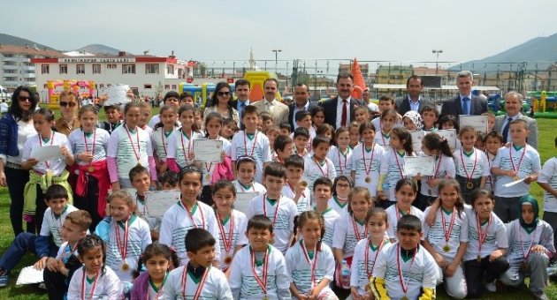 Gemlik’te Çocuk Oyunları Şenliği