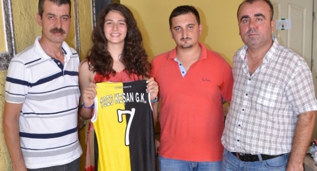 Genç Voleybolcunun Hedefi A Milli Takım