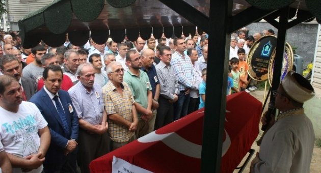 Genç Yaşta Beyin Kanamasından Ölen Polise Son Görev