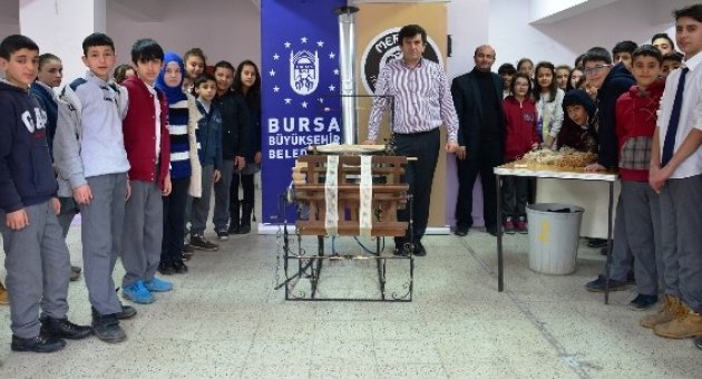 Gençler Bursa İpeğini Yakından Tanıyor