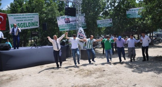 Giresunlular’dan Horon Şov ..