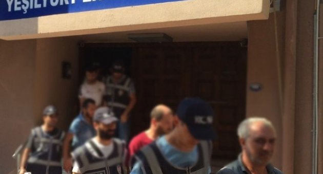 Göçmen Kaçakçıları Tutuklandı