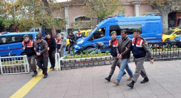Göçmen Kaçakçılığı Operasyonuna 7 Tutuklama