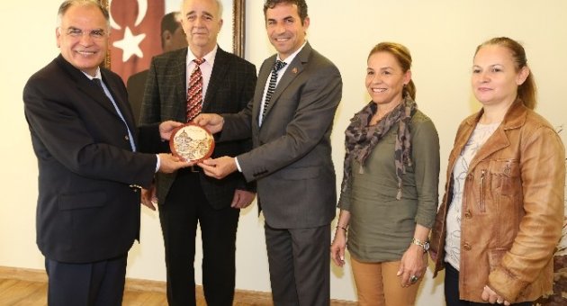 Göçmenlerin Başkan Bakıcı’ya Ziyaretleri Sürüyor