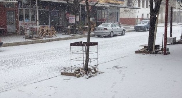 Gölcük Ve Bozdağ Yaylaları Beyaza Büründü