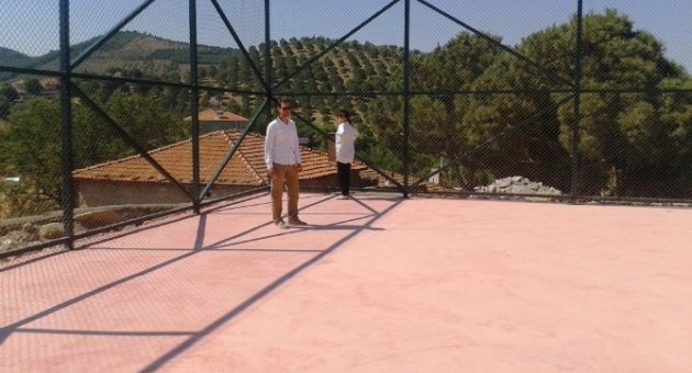Gömeç’te Hacı Hüseyinler Mahallesine Semt Sahası