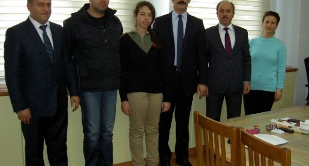 Gönen’de Başarılı Öğrencilere Altın
