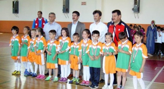 Gönen’de Geleneksel Çocuk Oyunları Şenliği
