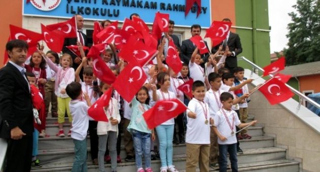 Gönen’de İlköğretim Haftası Kutlanıyor