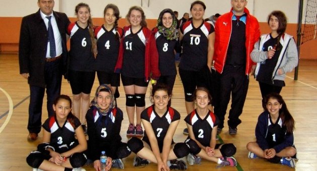 Gönen’de Ortaokullar Arası Voleybol Grup Finalleri
