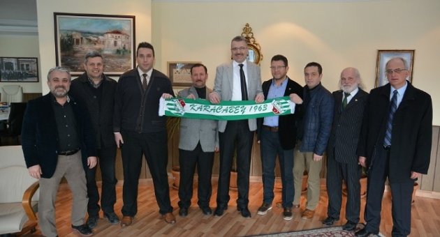 Gönlündeki Güzellikleri Tablolarına Yansıtıyor