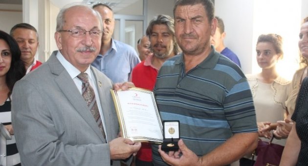 Gönüllü Kan Bağışçıları Tekirdağ’da Ödüllerini Aldı