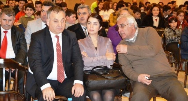Görme Engelli Milletvekili Öğrencilerle Buluştu