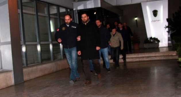 Gözaltına Alınan Fetö Örgütü Üyeleri Adliyeye Sevk Edildi