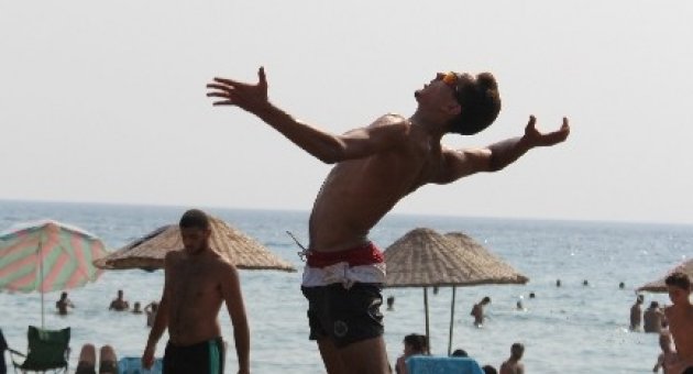 Gümüldür Plaj Voleybol Turnuvası’nda Heyecan Dorukta