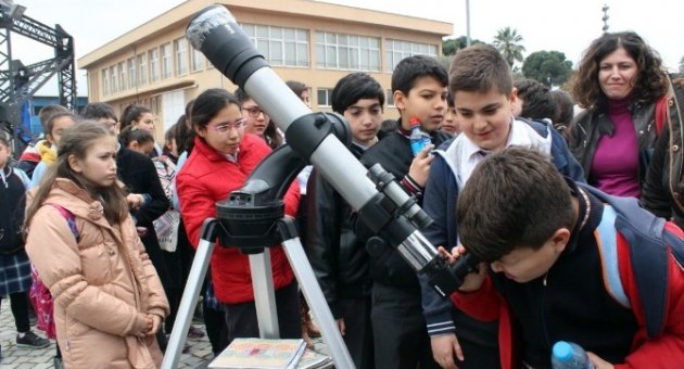 Güneş Tutulması İzmir’de İzlendi