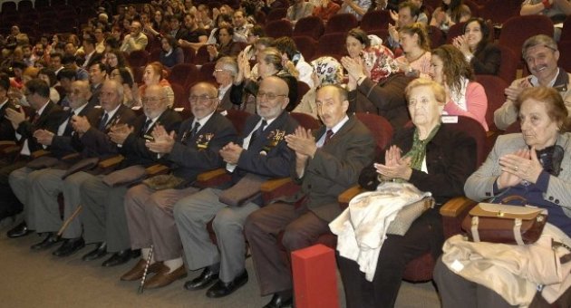 Güney Koreli Sanatçılardan Kore Gazilerine Minnet