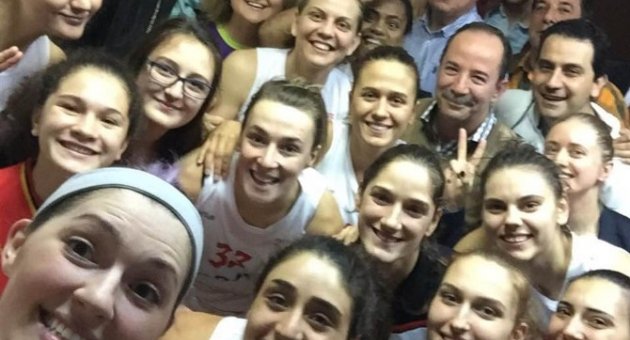 Gürkan, Edirne Belediyesi Edirnespor Kadın Basketbol Takımını Tebrik Etti