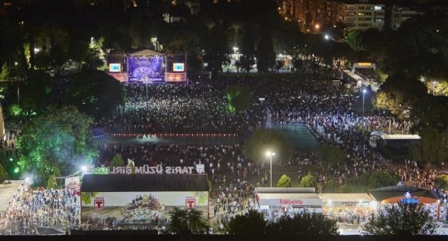 Hadise Ve Boğaziçi Caz Korosundan Unutulmaz Gece