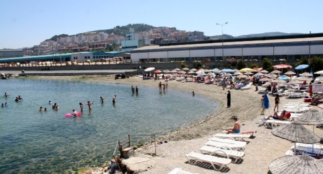 Halk Mudanya’da Denize Girecek Yer Arıyor